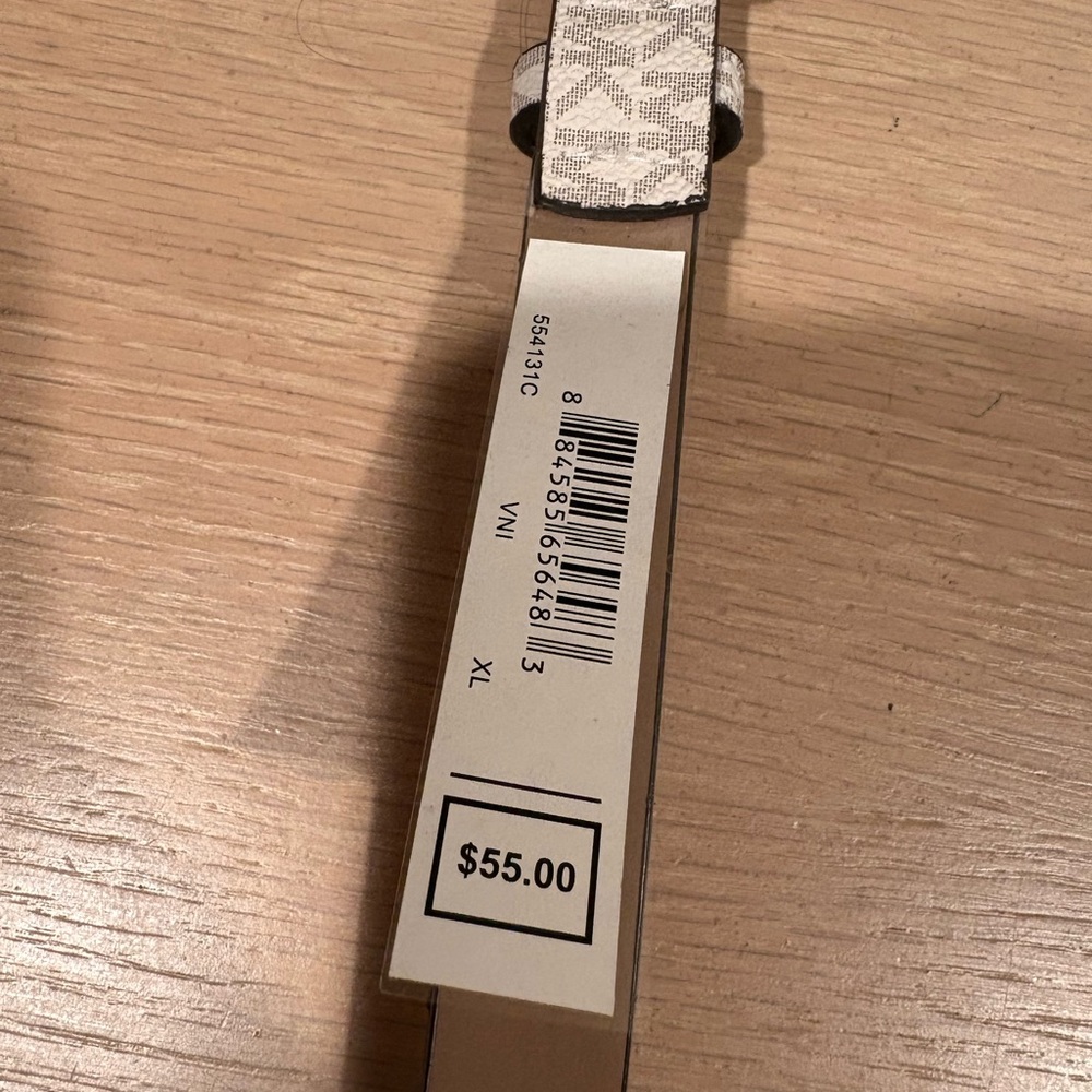 Michael Kors Vanilla signature Belt Bag - Picture 4 of 5